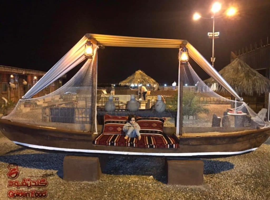 رستوران سنتی ساحلی گلدن فود قشم