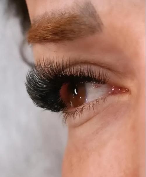 مرکز تخصصی اکستنشن مژه روژا در دکتر حسابی شاهین شهر