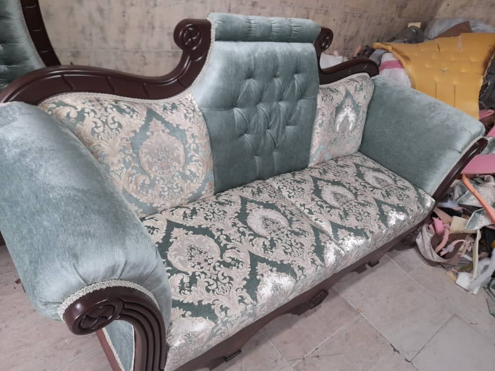 تعمیرات مبل کلاسیک بهادری در چالوس