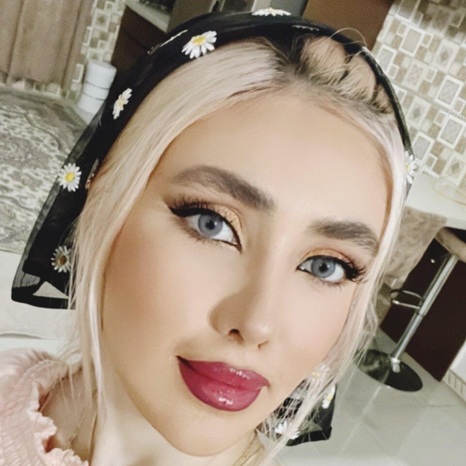 سالن زیبایی عروس رویایی در فاز یک اندیشه