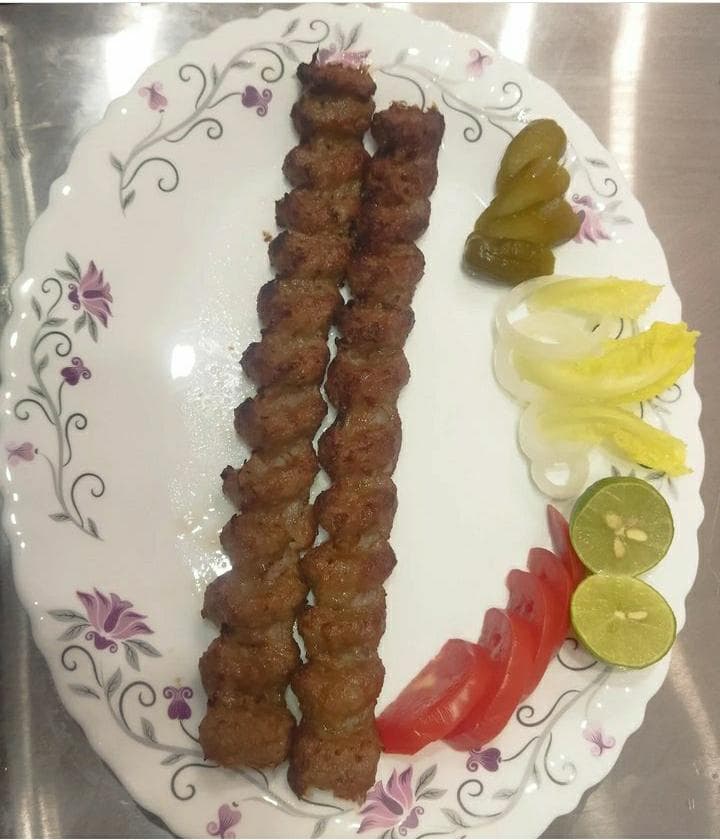 رستوران بیرون بر طعم خاص در رفسنجان