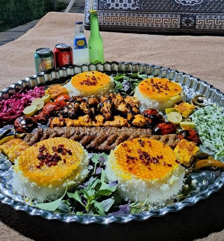 باغ رستوران ژینو در کلاته پهلوانلو بجنورد