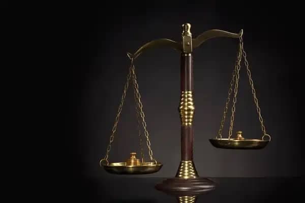 وکیل پایه یک دادگستری مهوش شجاعی در زرهی شیراز