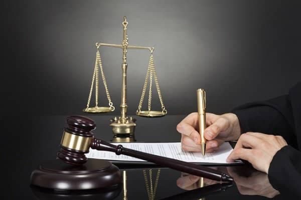 وکیل پایه یک دادگستری مهوش شجاعی در زرهی شیراز