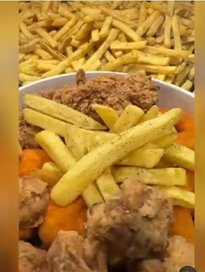 کافه فست فود چیکن چی چندتا در شهر جدید اندیشه