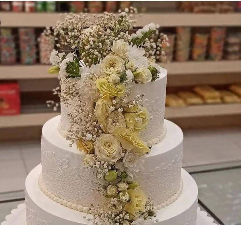 قنادی رنگین کمان در گرمدره