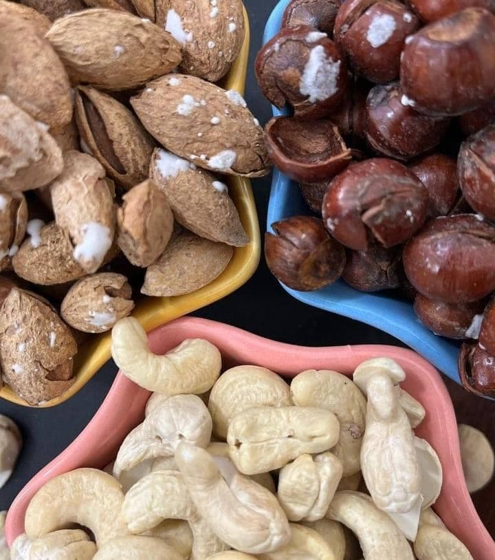 خشکبار لبخند در فیض آباد