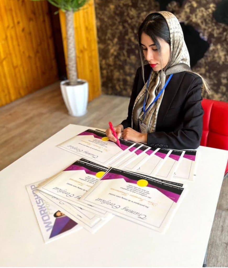 آکادمی پوست و مو راضیه یاری در اصفهان