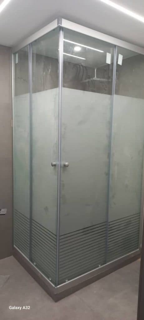 اجرای پارتیشن کابین حمام آی دوش دریانی در ونک تهران