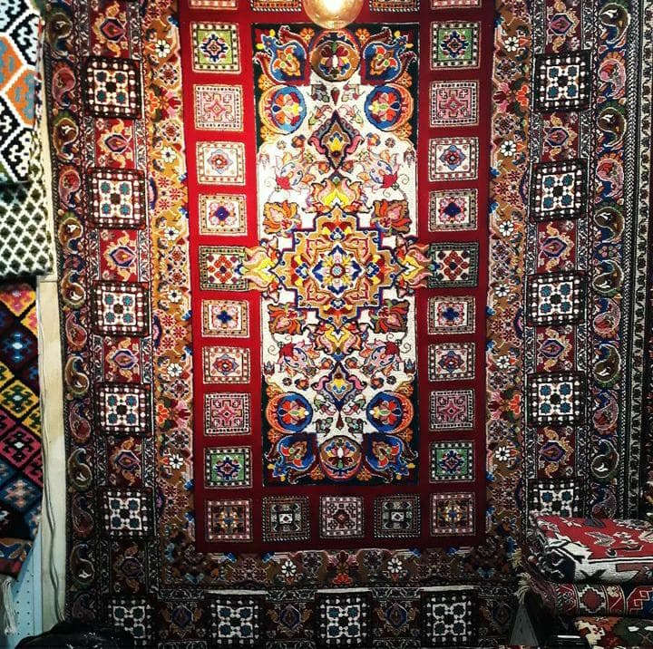فروشگاه فرش و گلیم دستی یوسف اخوان در ماسوله