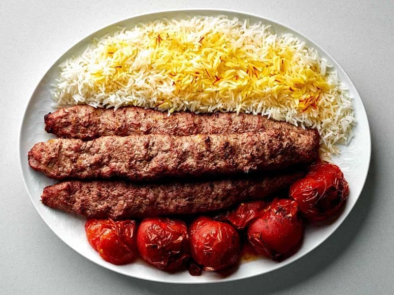 رستوران کباب ناب سمندری در خیابان شفا جیرفت