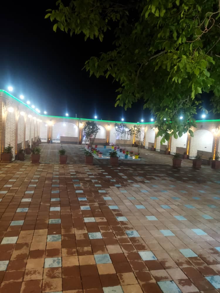کافه رستوران سنتی آنا در جاده امامزاده ارومیه