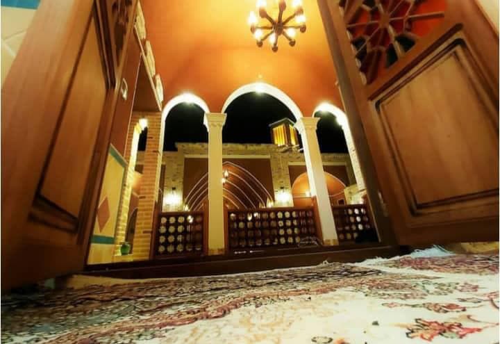 اقامتگاه بومگردی عمارت کهن در کاشان