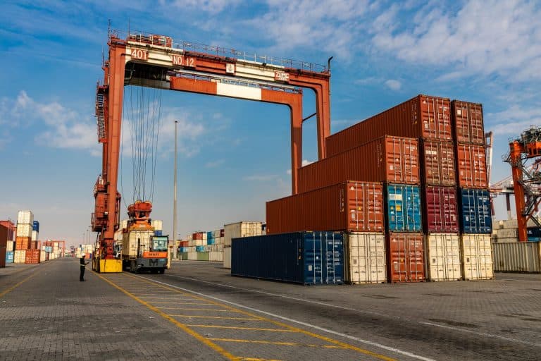 واردات و پخش لاستیک ایرانیان در چابهار