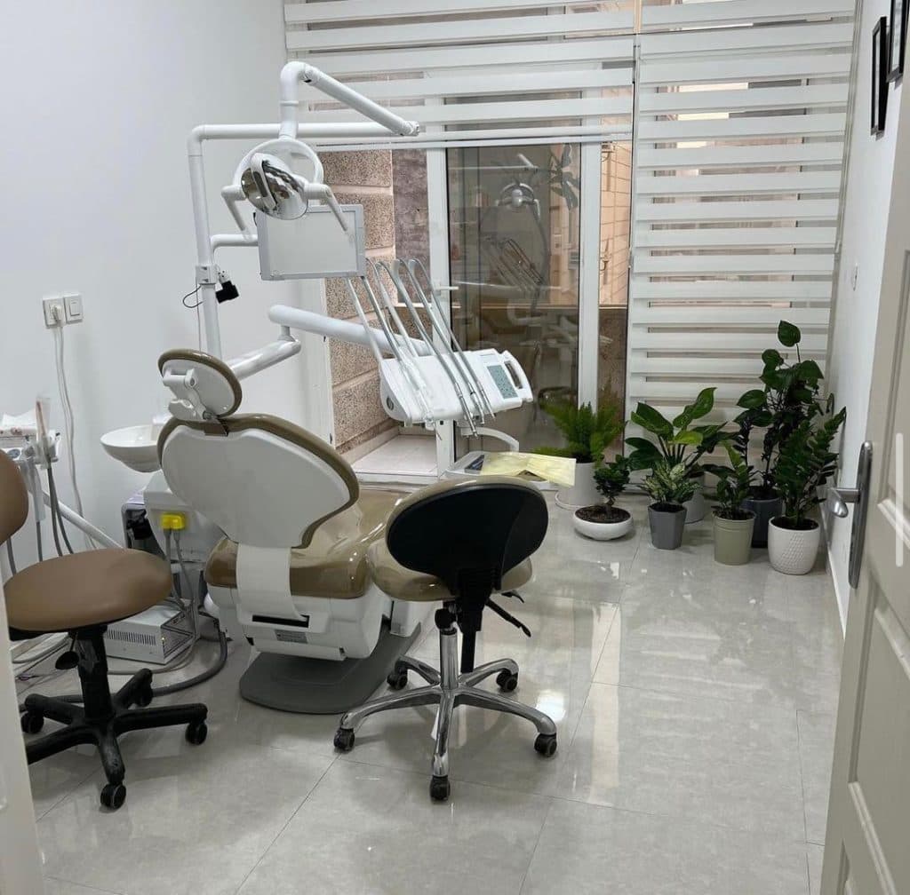 دندان پزشکی دکتر تینا اکبرزاده در بندرعباس
