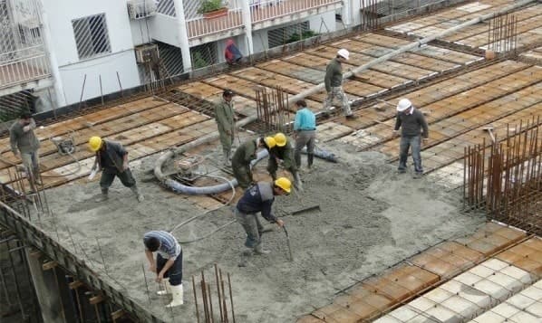 تخریب ساختمان سخت کوشان در تهران