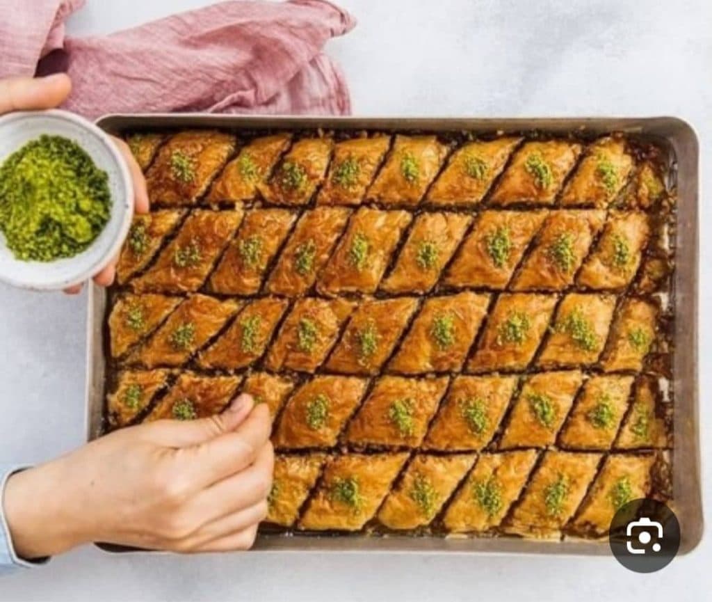 فروشگاه نان و شیرینی شف در تبریز