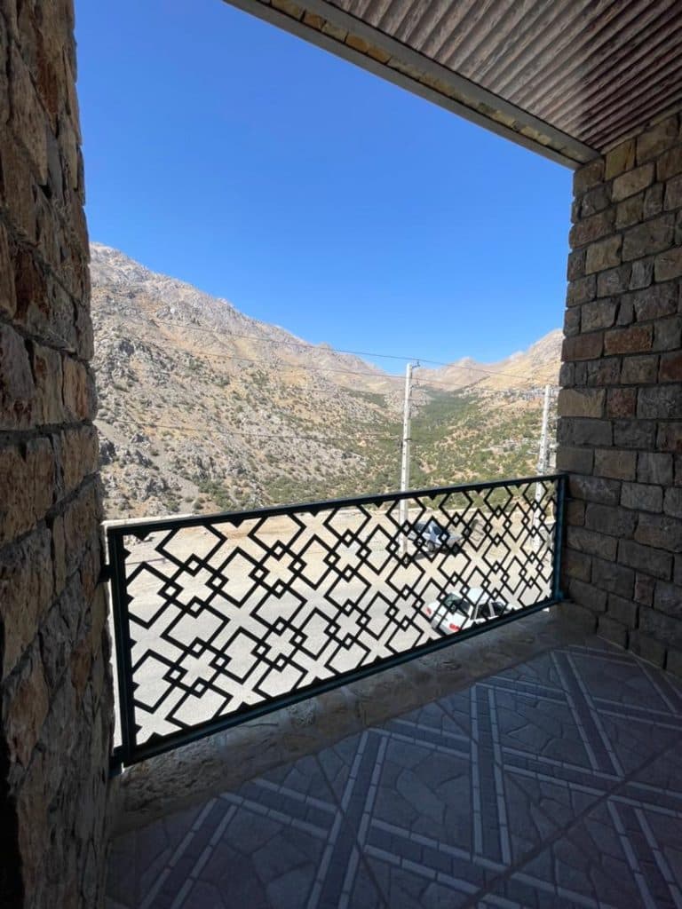 هتل آپارتمان کومسای اورمان تخت