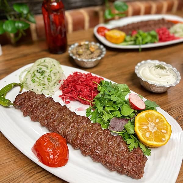 کباب بناب نیکنام در کرمانشاه