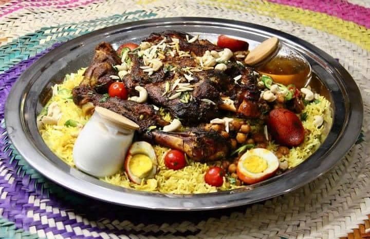 بیرون بر هیل و زعفران در بلوار ساحلی بندر کنگان