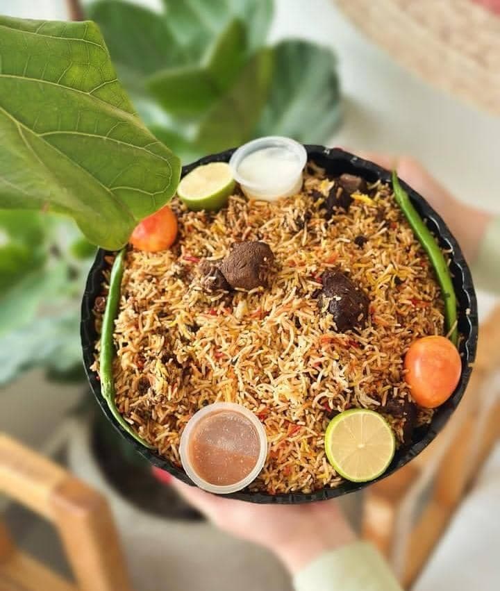 بیرون بر هیل و زعفران در بلوار ساحلی بندر کنگان