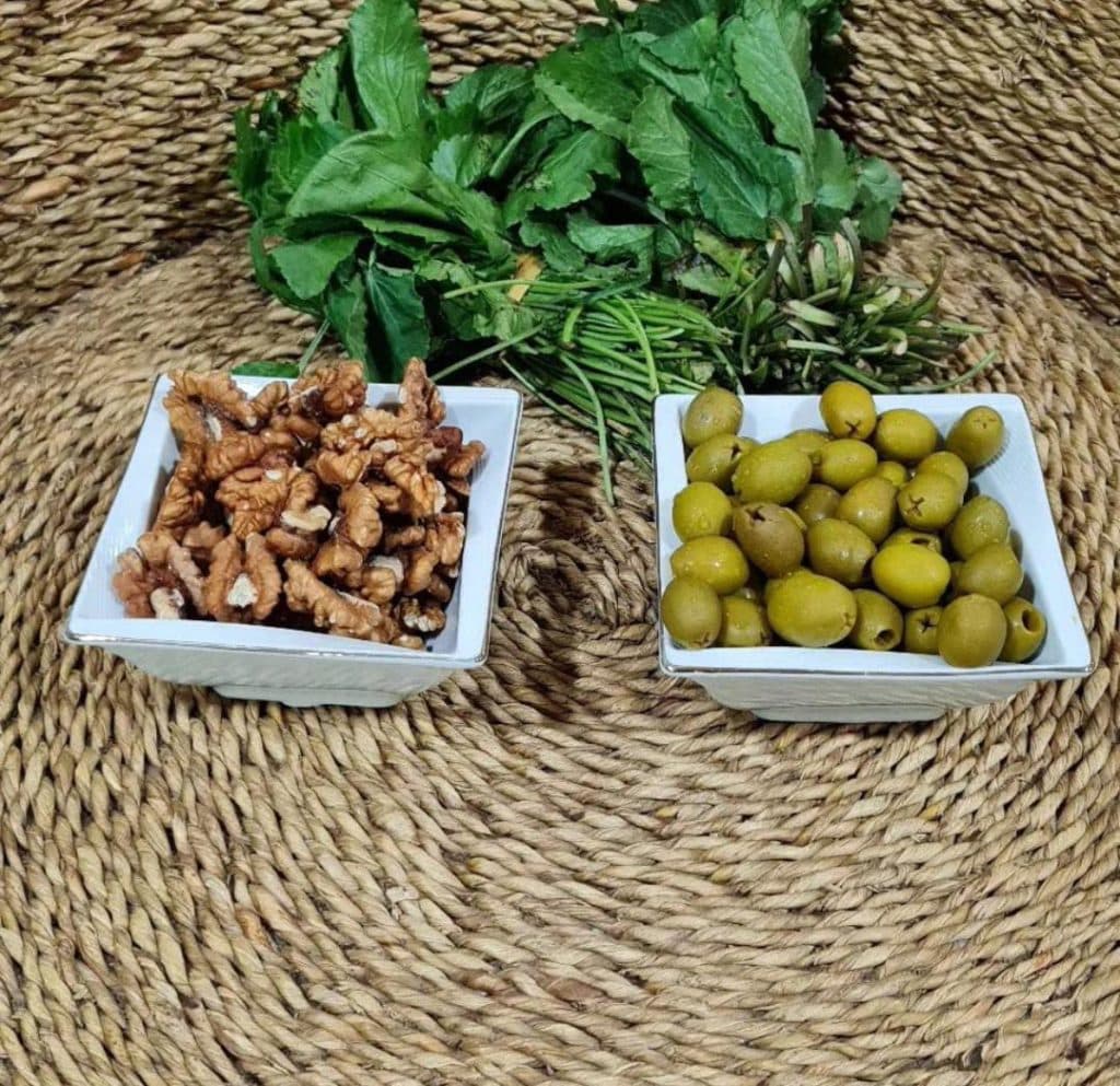 محصولات غذایی خانگی پیربازار بویینی در رشت