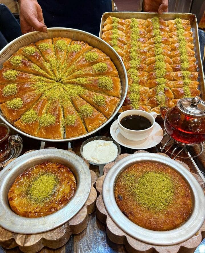 کافه باقلوا لذت سنتر در تبریز