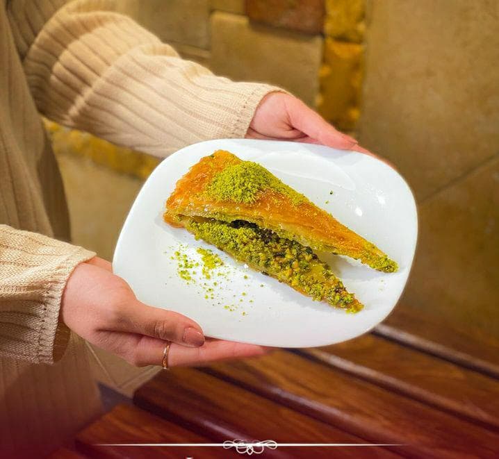 کافه باقلوا لذت سنتر در تبریز