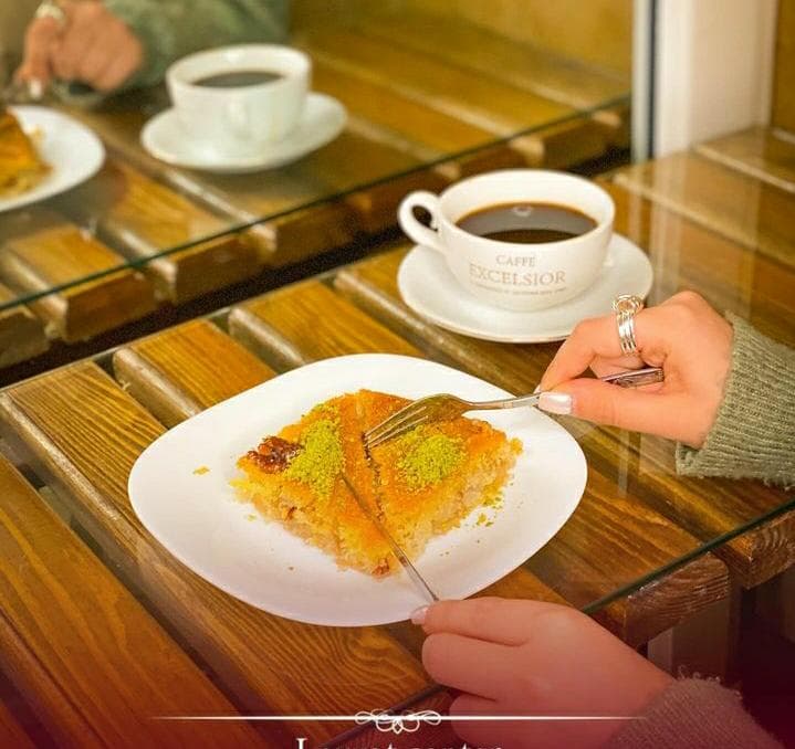 کافه باقلوا لذت سنتر در تبریز