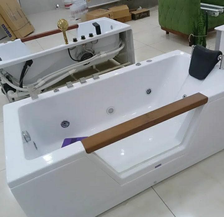 فروشگاه تاسیسات و تجهیزات ساختمان مهندس بشیری در خوی