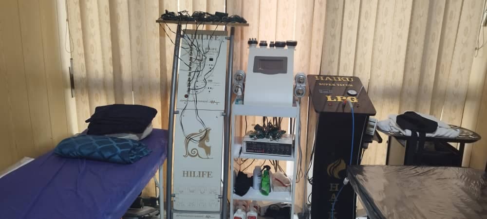 کلینیک زیبایی طنین در فلکه اول صادقیه تهران