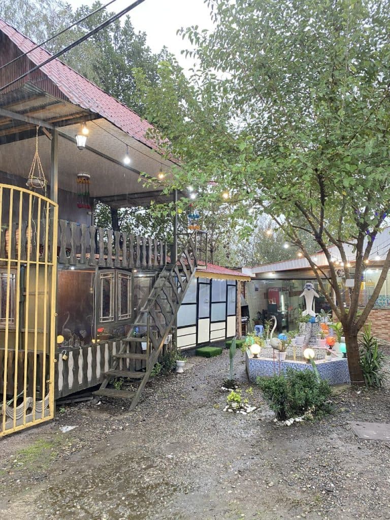 کافه رستوران گلبرگ در رشت