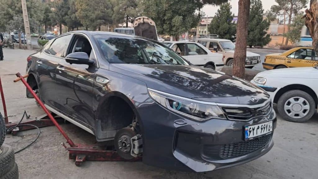 فروشگاه رینگ و لاستیک رامین در شاهین شهر