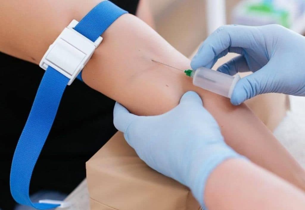 خدمات پزشکی و پرستاری در منزل امیر صحبتی ملایر