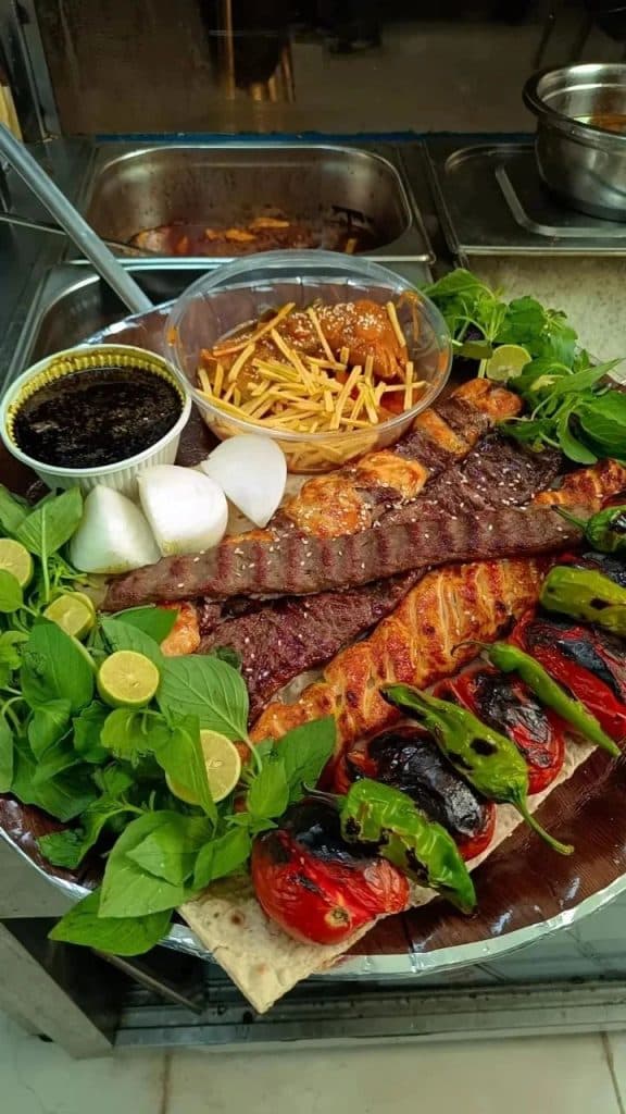 غذای بیرون بر مادر در میبد