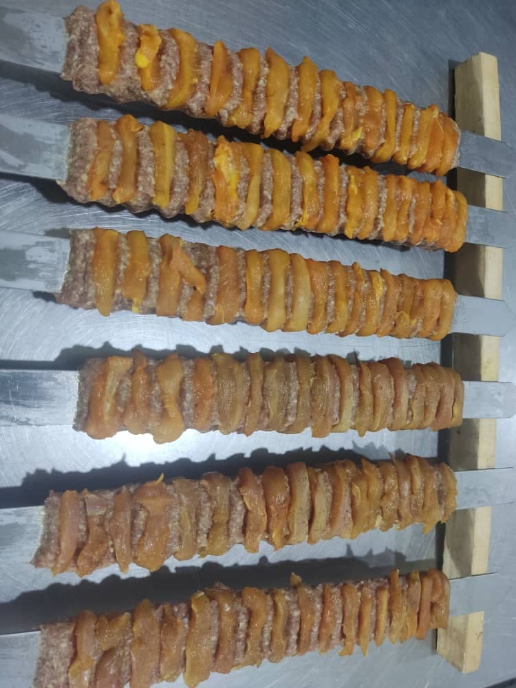 غذای بیرون بر مادر در میبد