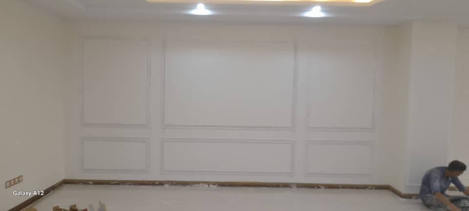 اجرای قاب بندی دیوار و نور مخفی کرمی در مشکین دشت