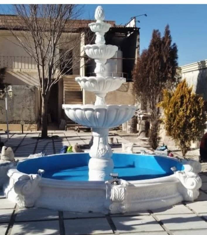 مبلمان شهری زیباتندیس شکری در همدان
