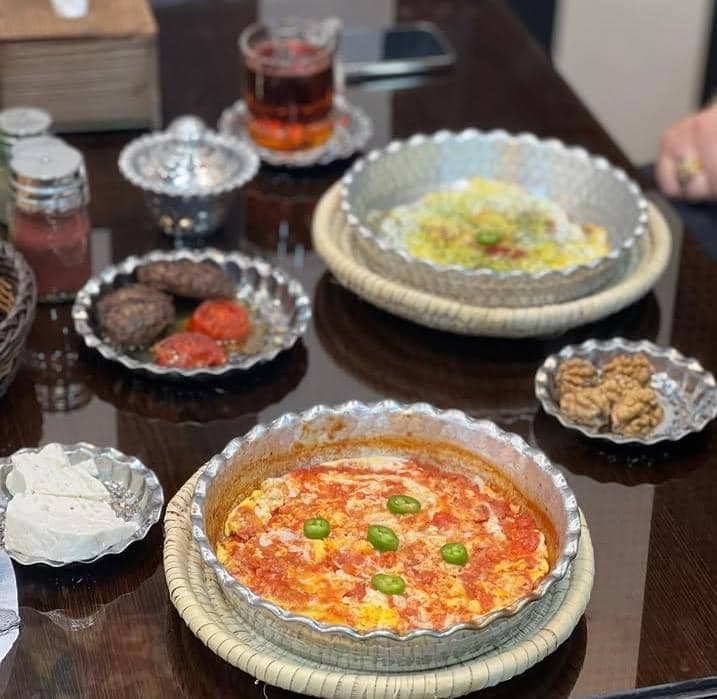کافه رستوران کندو در بندرانزلی