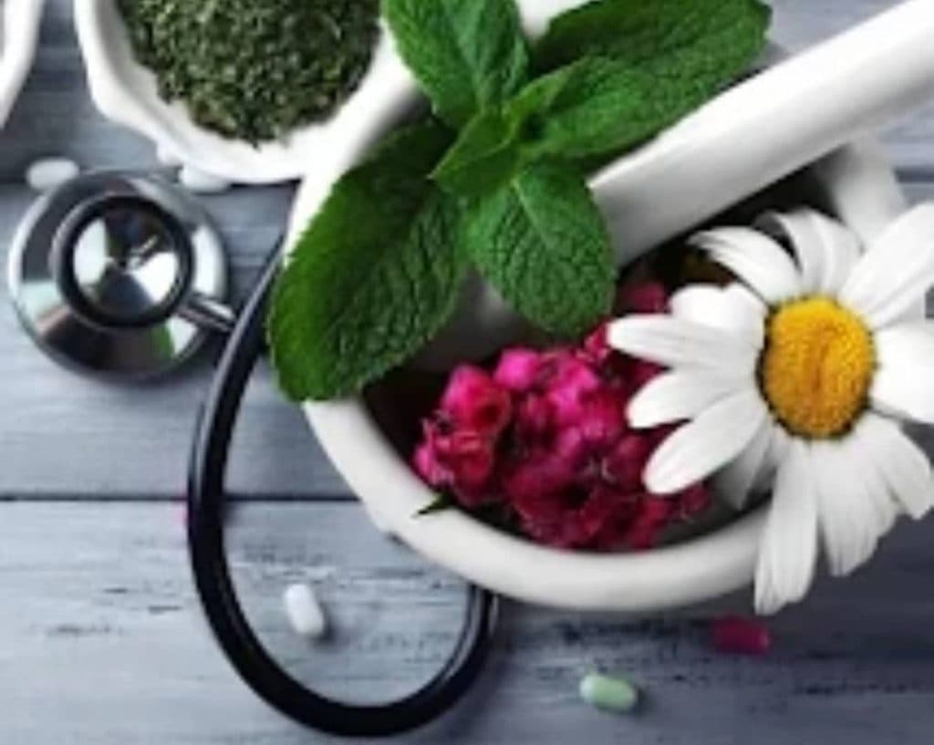 مشاور و درمانگر طب سنتی قمر آذرمی در تبریز