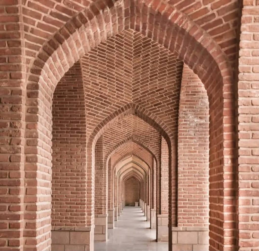 طراحی و اجرای معماری سنتی مولی زاده در تبریز