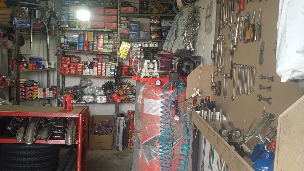 تعمیرگاه موتور سیکلت ایران ژاپن عبدی در رودهن