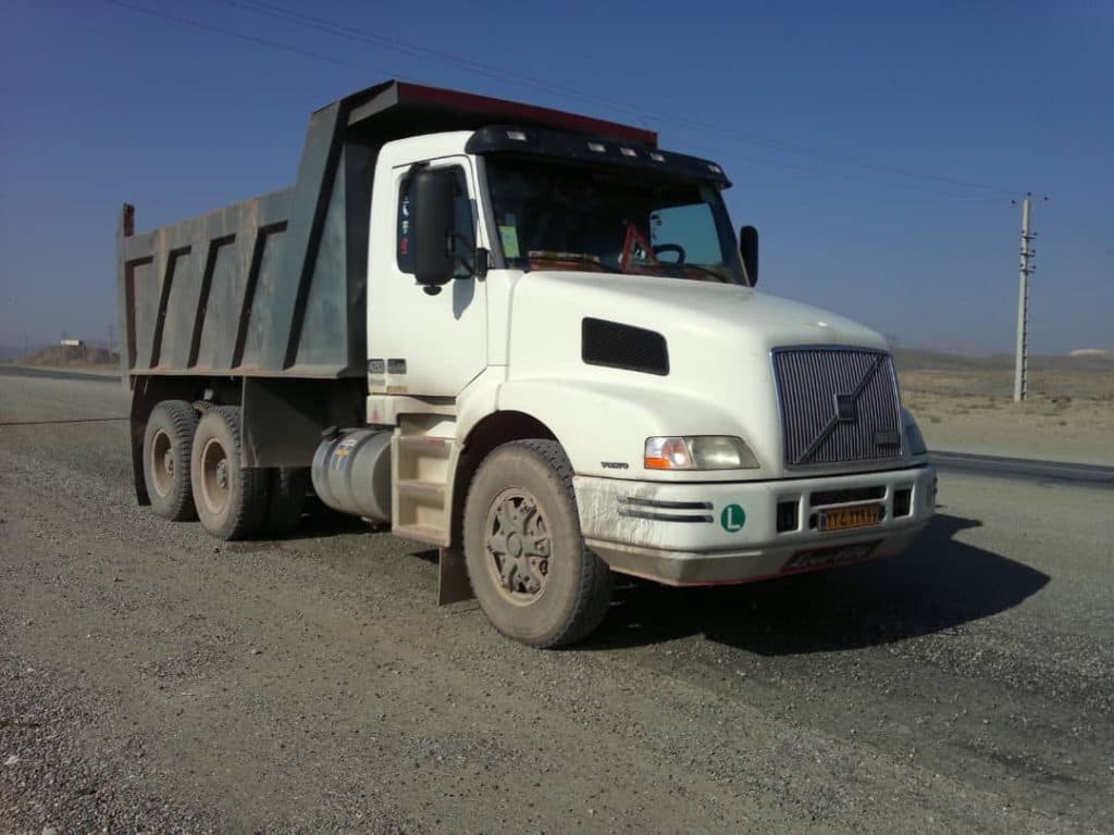 اجاره بیل مکانیکی همراه با پیکور میرزابیگی در محلات