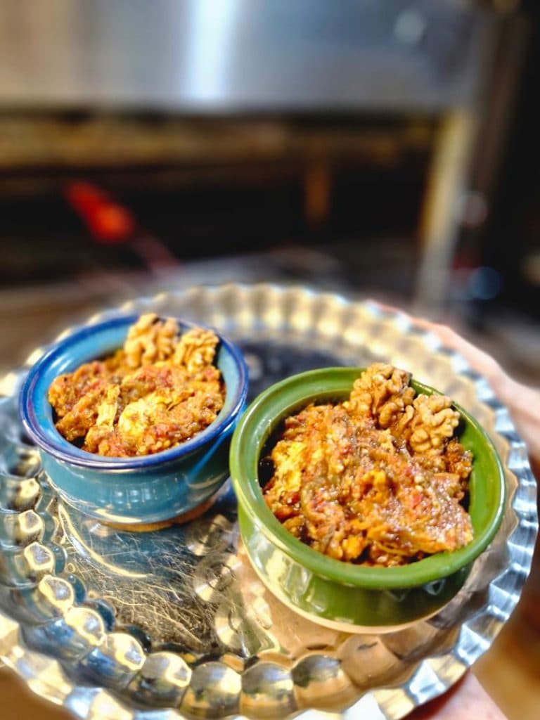 رستوران محلی ساسان لاهیجان