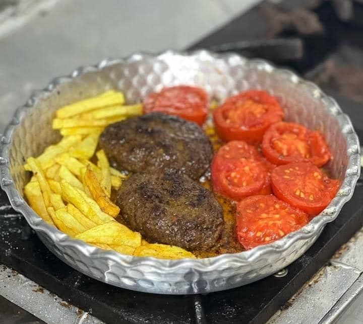 کافه رستوران کندو در بندرانزلی