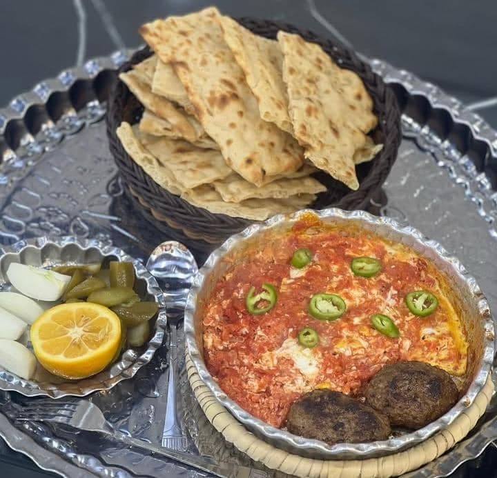 کافه رستوران کندو در بندرانزلی