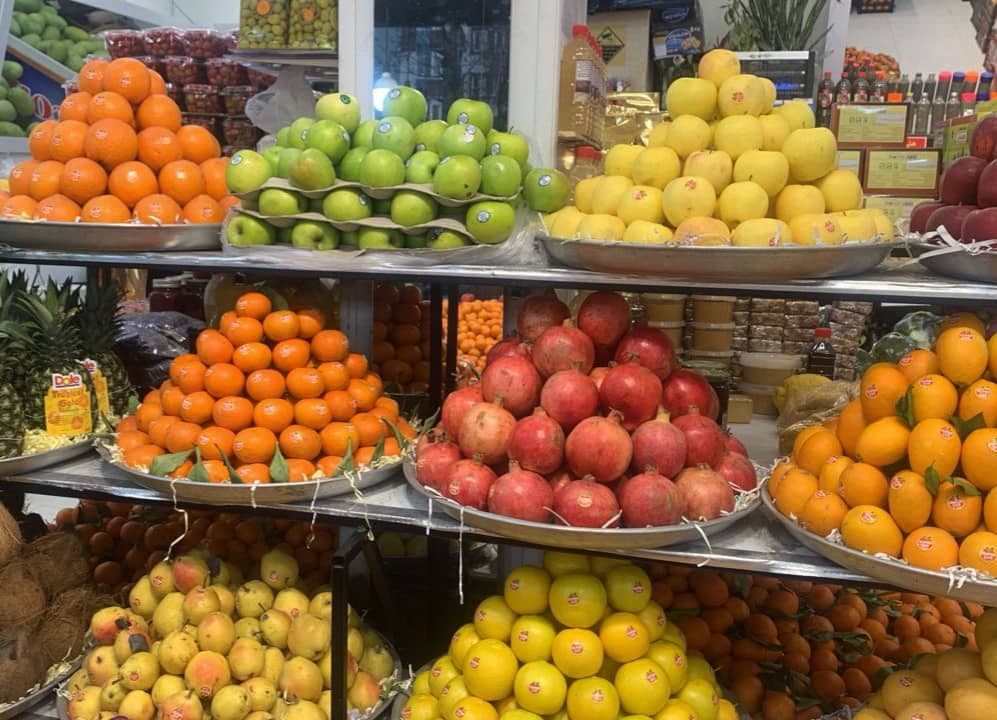 هایپر میوه آناناس برادران سنایی در گلسار رشت