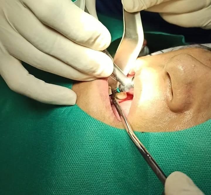 کلینیک دندانپزشکی دکتر رضا مرادخانی در کرج