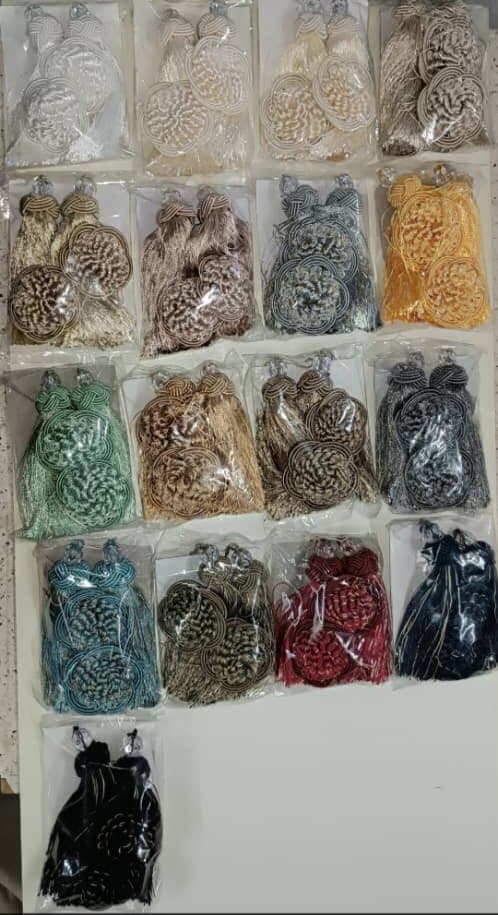 طراحی و تولید ریشه مبل و لباس تاجیک بافت در همایون ویلا کرج