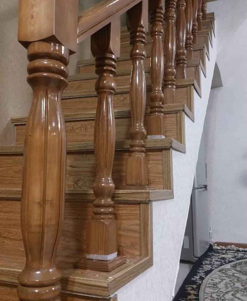 اجرای پله گرد چوبی دکورکاران اروند در اهواز